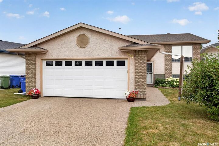 Property Photo: 3547 Hazel Grove SK S4V 2S7