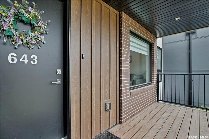 Property Photo: 643 Evergreen Boulevard SK S7W 0L1