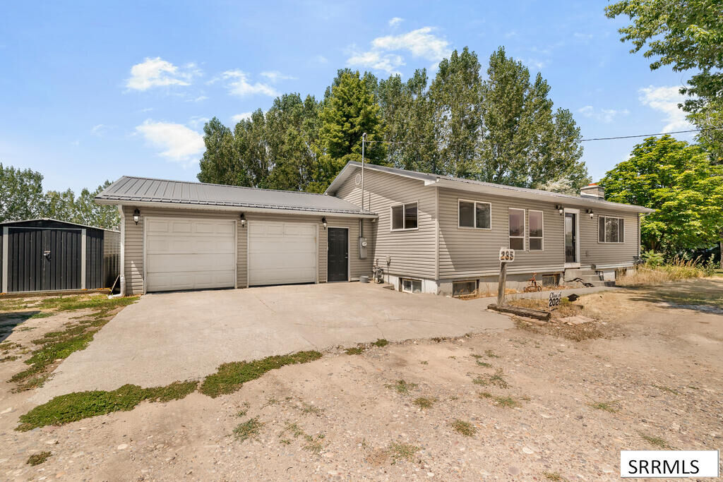 Property Photo:  285 N 4100 E  ID 83442 