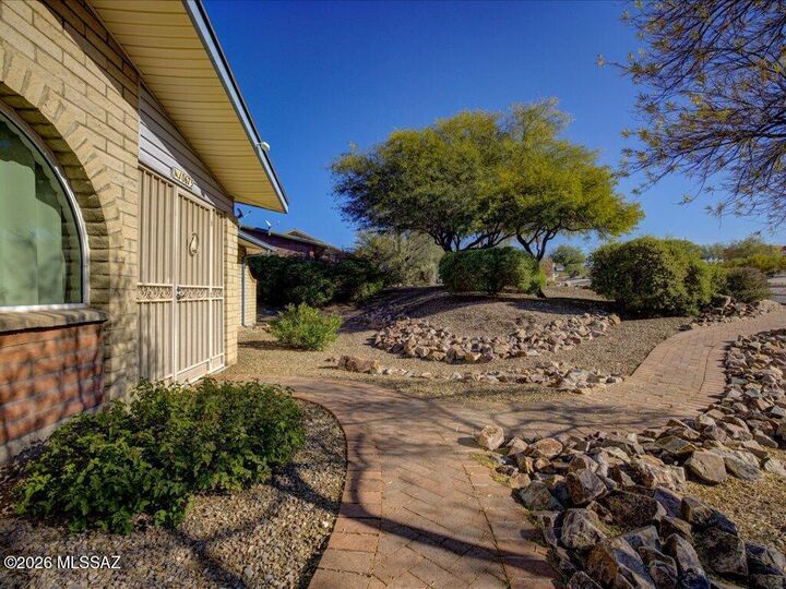 Property Photo:  10673 E Camino Quince  AZ 85748 