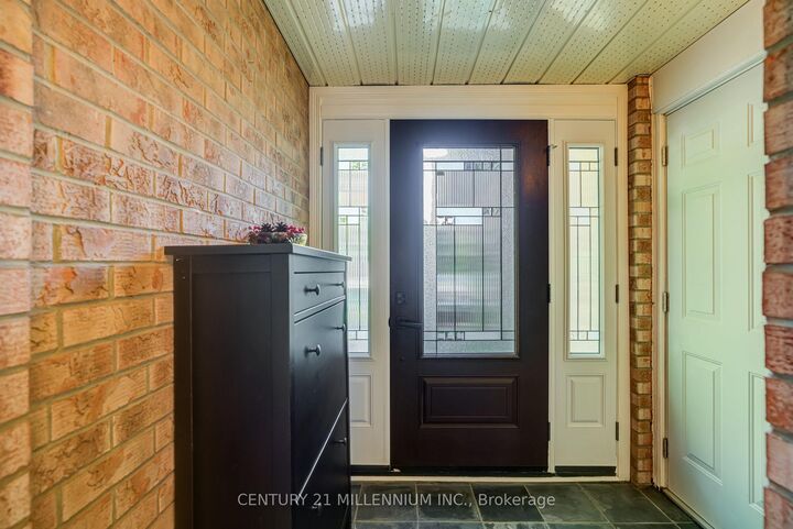 Property Photo: 31 Mansfield Street ON L6S 2X8