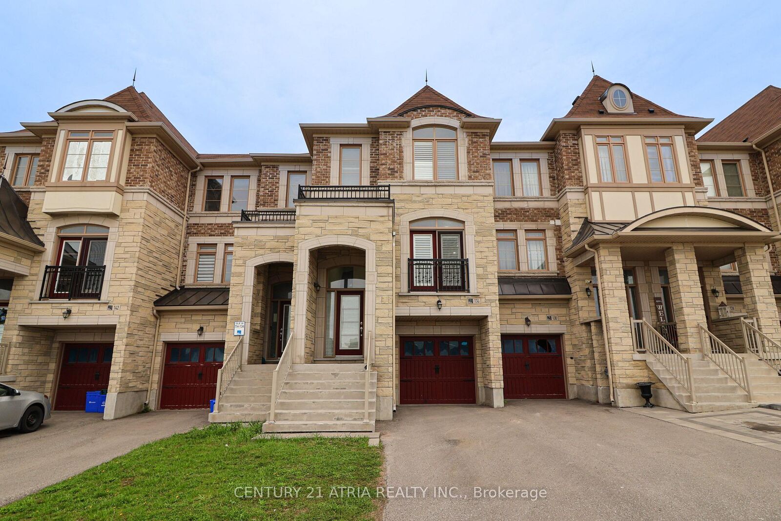 Property Photo: 134 Dundonnell Place ON L4H 4R8