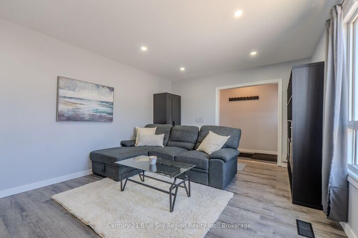 Photo de la propriété: 647 Douglas Street ON P1B 5N9