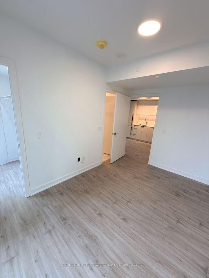 Property Photo: 252 Church Street 3911 ON M5B 0E6