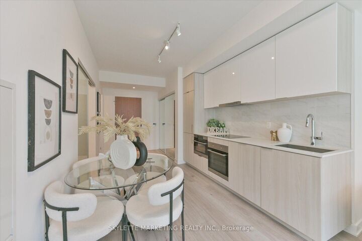 Property Photo: 15 Queens Quay E 617 ON M5E 0C5