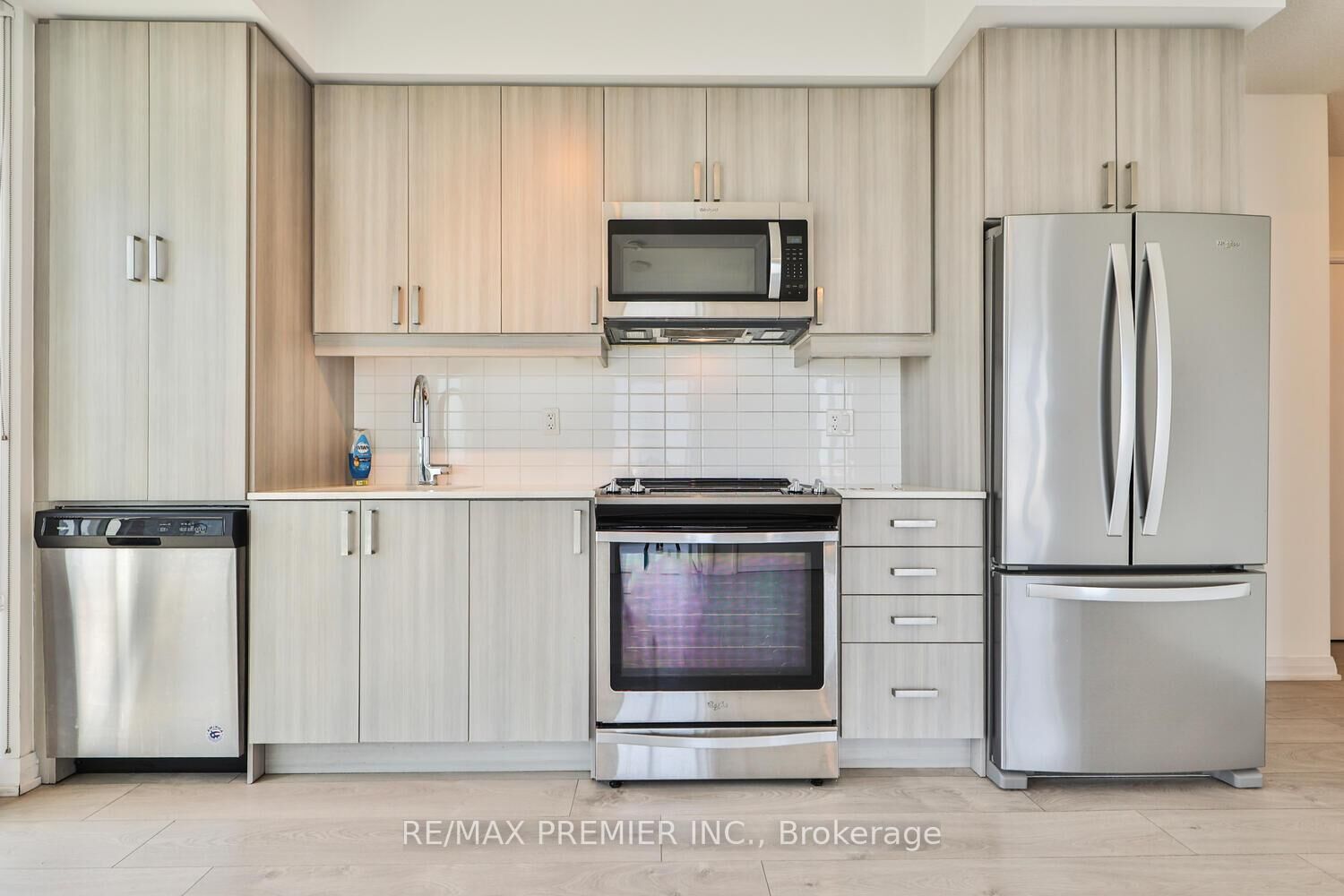 Property Photo:  7895 Jane Street 1504  ON L4K 0K2 