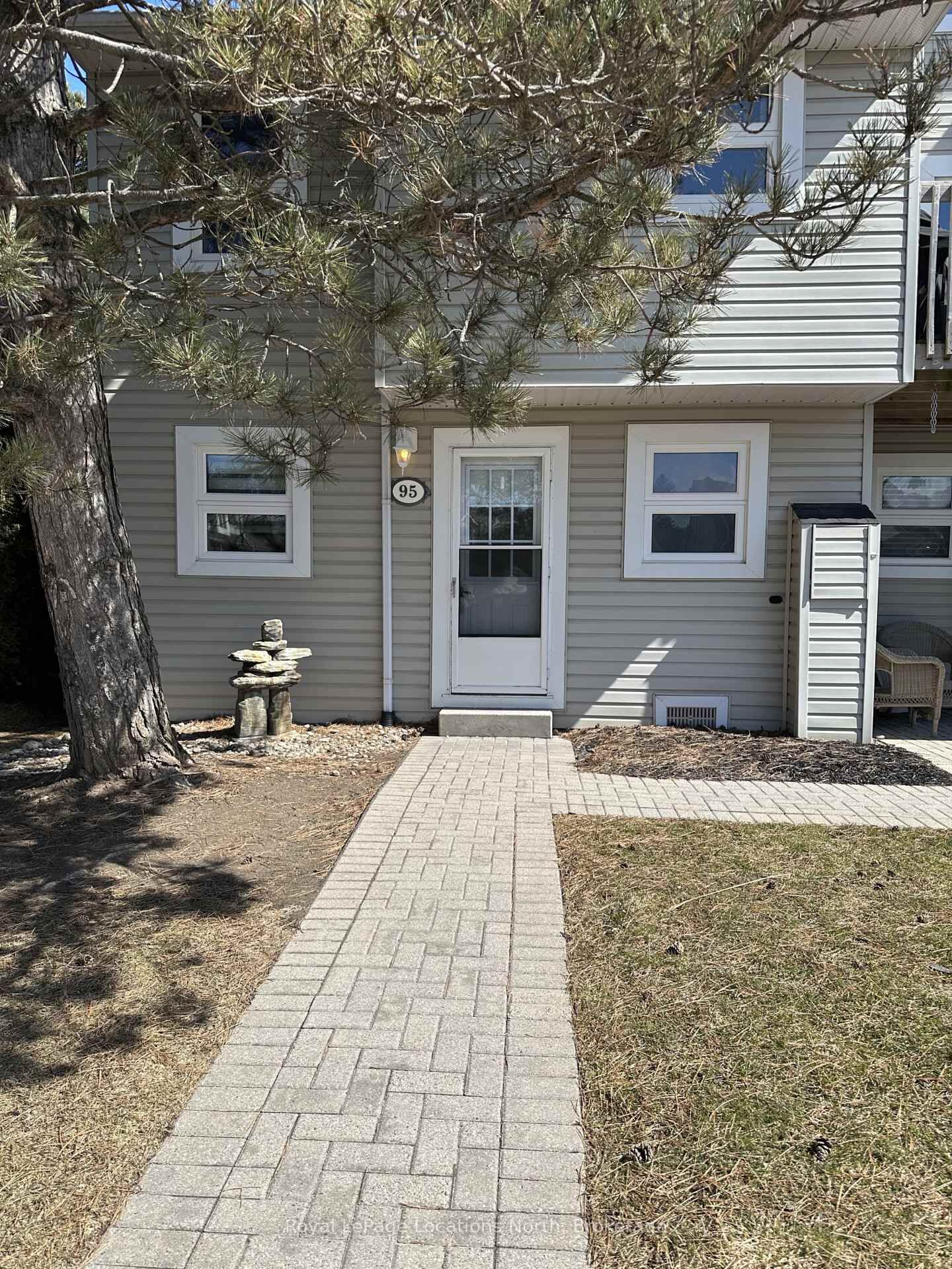 Property Photo: 127 Alfred Street W 95 ON N0H 2P0
