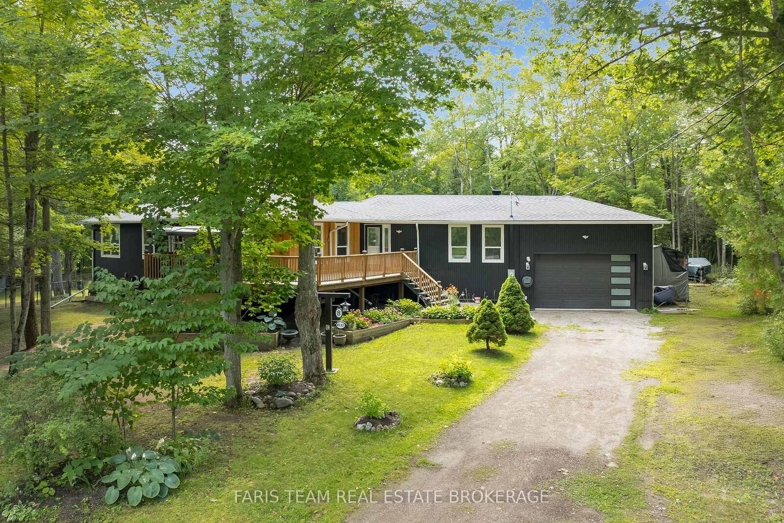 Property Photo: 8 Joliet Crescent ON L9M 1R2