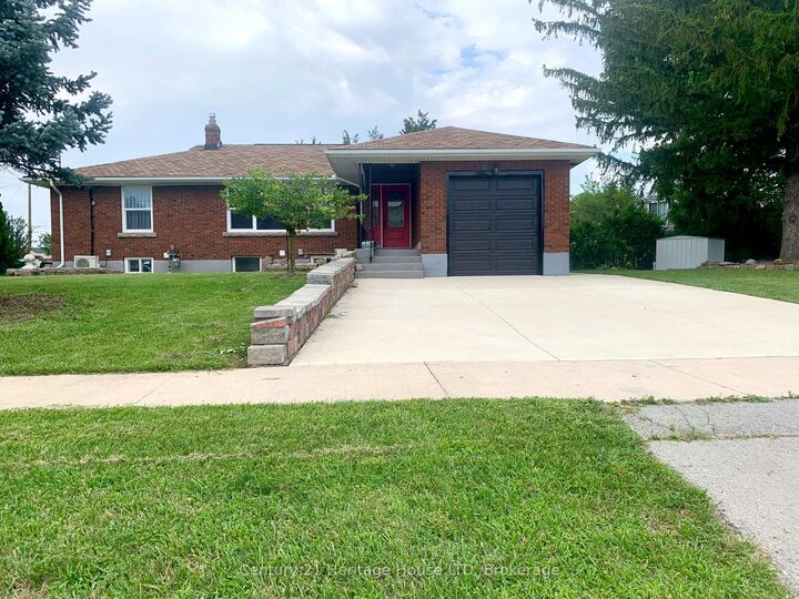 2 Foley Crescent — photo 1