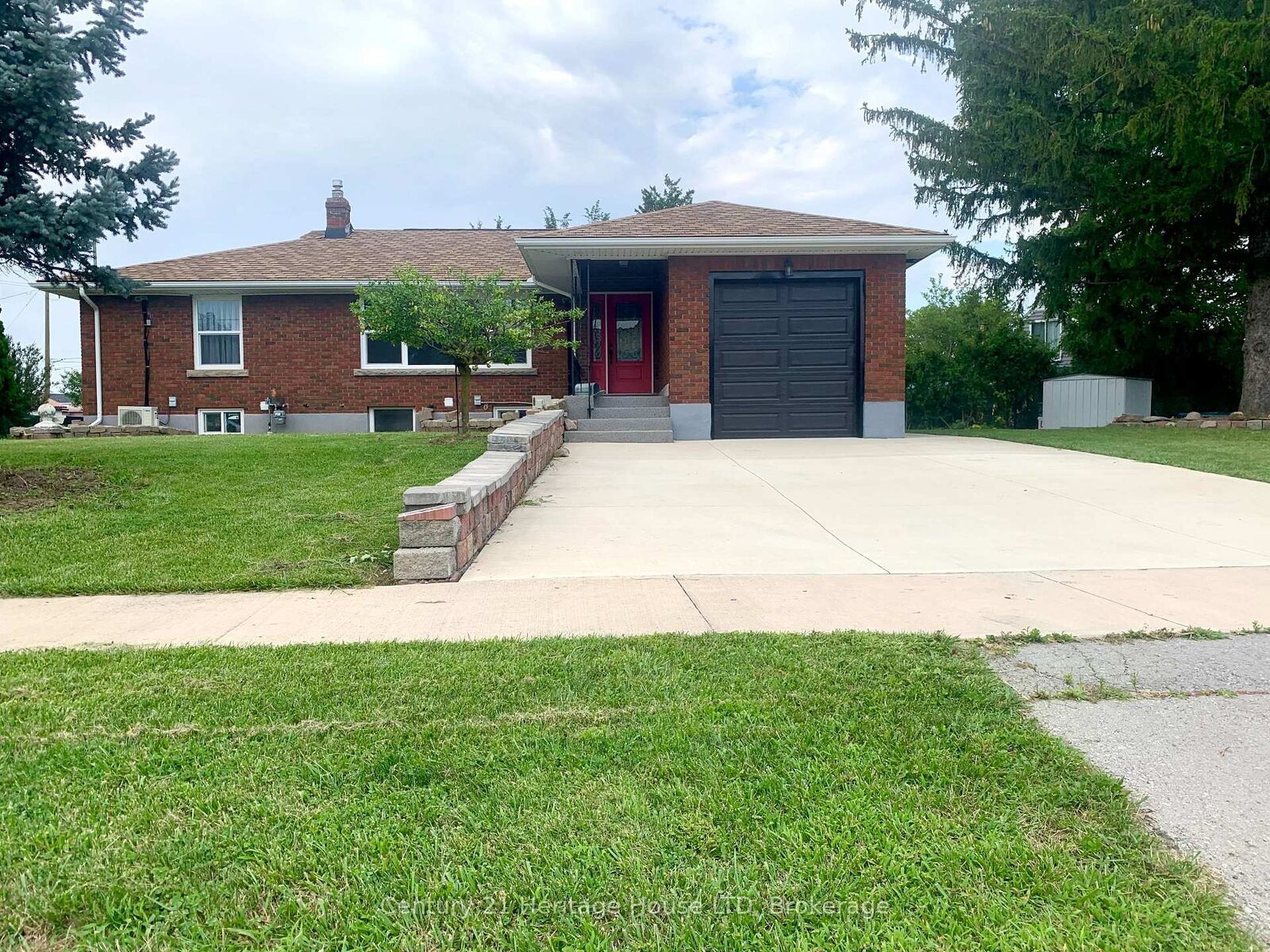 Property Photo:  2 Foley Crescent  ON L2V 2K8 