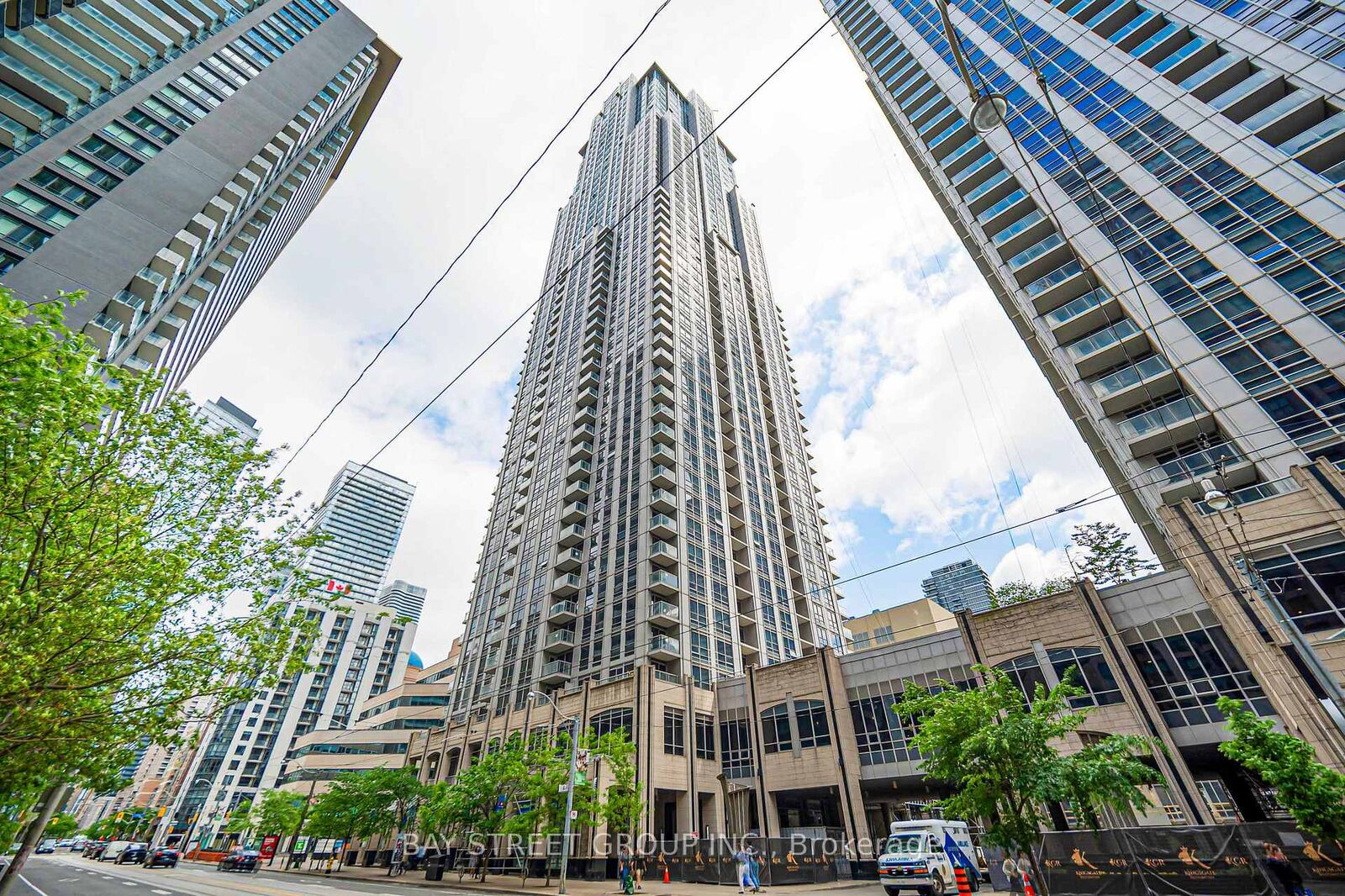 Property Photo: 763 Bay Street 4105 ON M5G 2R3