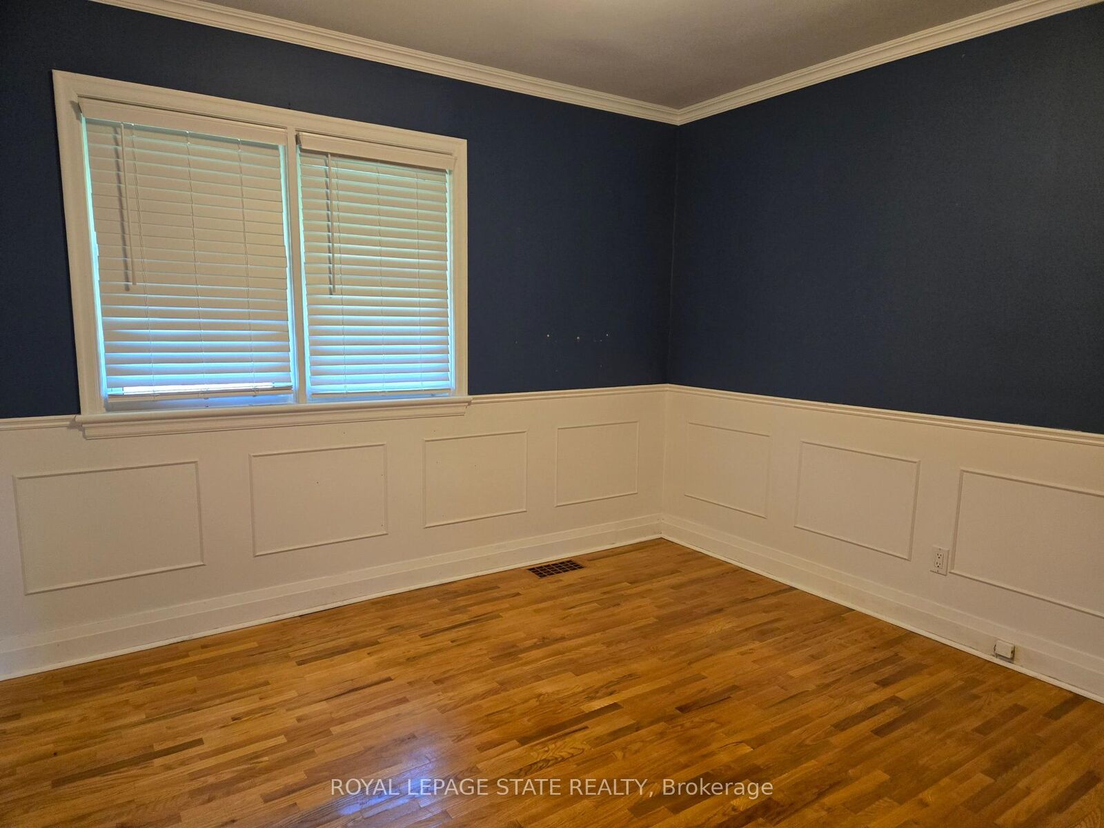 Property Photo:  48 Mountain Avenue N  ON L8G 3N9 