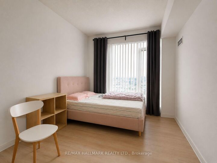 Property Photo:  365 Prince Of Wales Drive 1702  ON L5B 0G6 