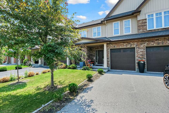 253 Fergus Crescent — photo 1