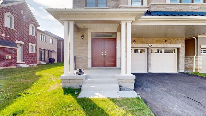Property Photo: 2885 Foxden Square ON L1X 0N9
