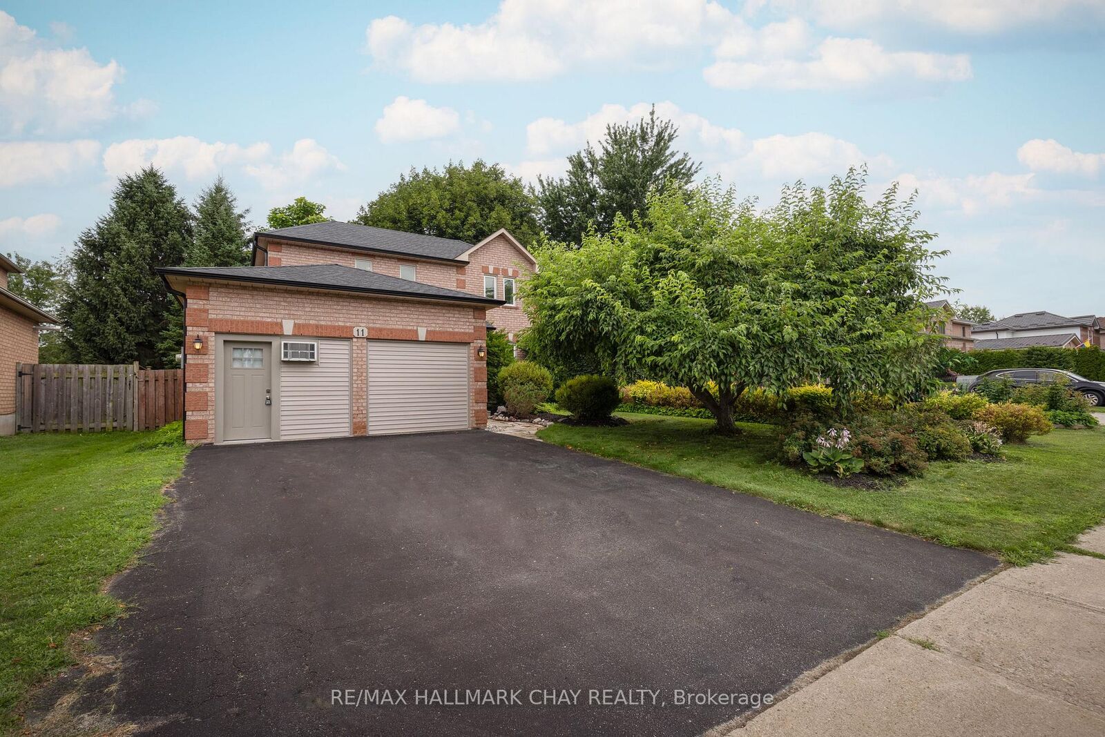 Property Photo: 11 Dugdale Avenue ON L0G 1A0