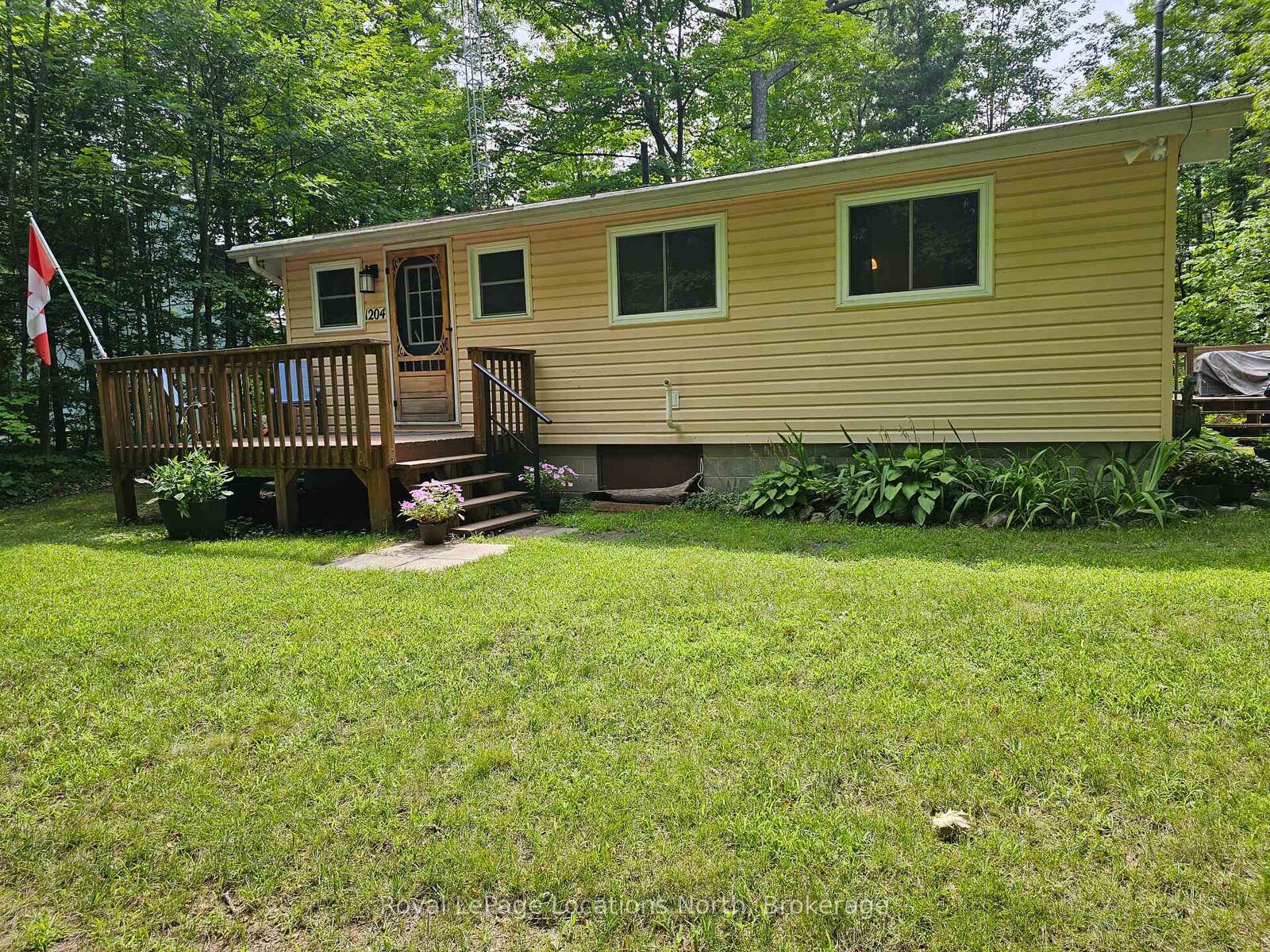 Property Photo: 1204 Tiny Beaches Road North Road N ON L9M 0H7