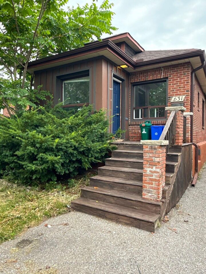 Property Photo: 631 Christie Avenue ON L1G 4L8
