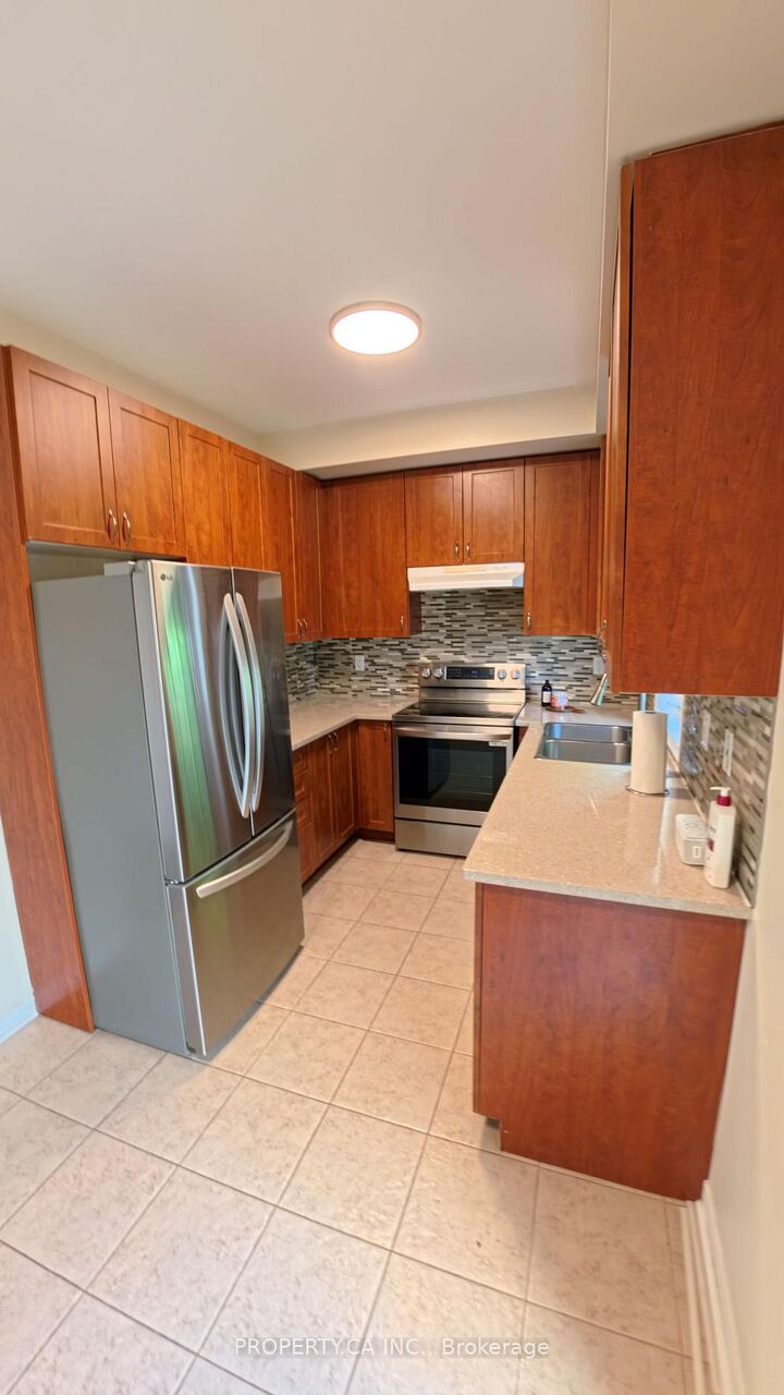 Property Photo:  397 Beechgrove Drive 66  ON M1E 3R1 