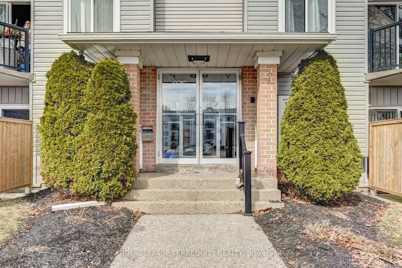 Property Photo: 276 Eiwo Court 307 ON N2K 3M6