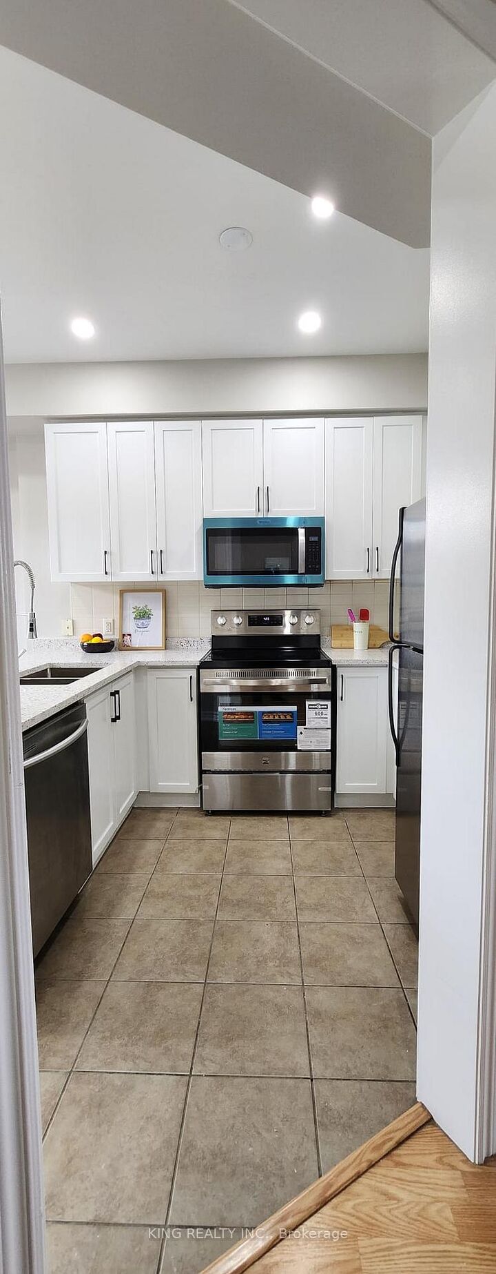 Property Photo: 86 Magdalene Crescent S ON L6Z 0G9