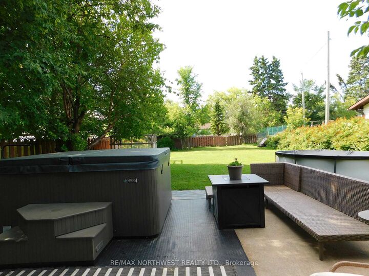 Property Photo: 70 Wood Street ON P8N 1T2