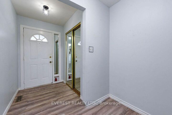 Property Photo: 7549 Catalpa Road ON L4T 2T2