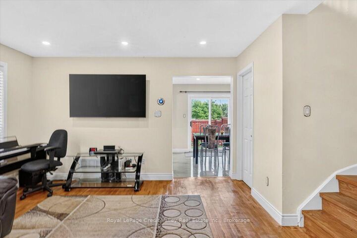 Property Photo: 43 Coppermill Drive ON L7A 1N1