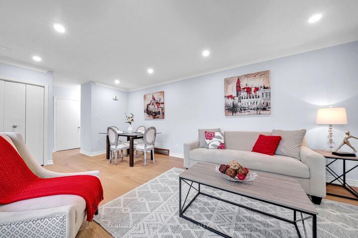 Property Photo: 586 Central Park Boulevard N ON L1G 6A4