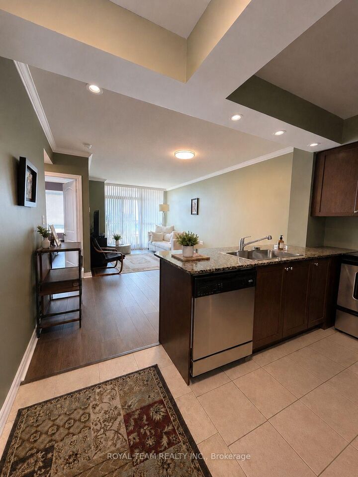 Property Photo:  100 Promenade Circle 1110  ON L4J 7W7 