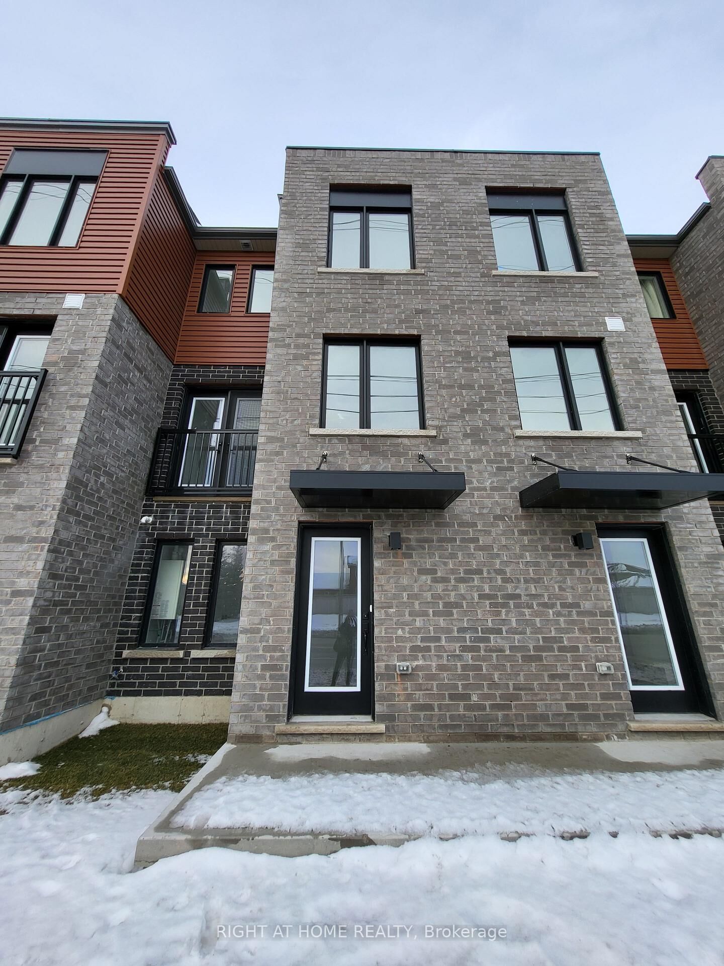 Property Photo: 23 Fairlane Avenue ON L9J 0N1