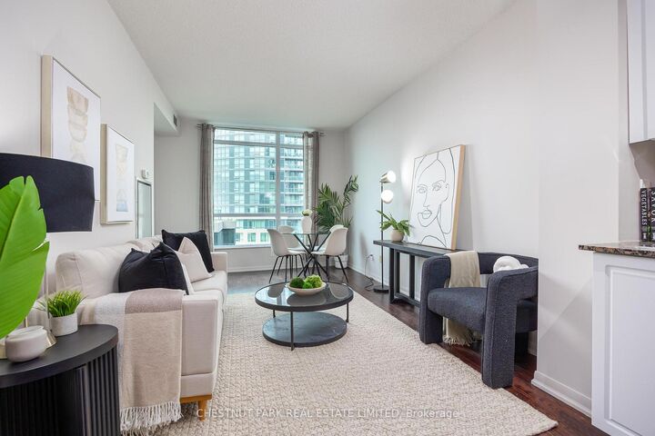 Property Photo:  215 Fort York Boulevard 808  ON M5V 4A2 