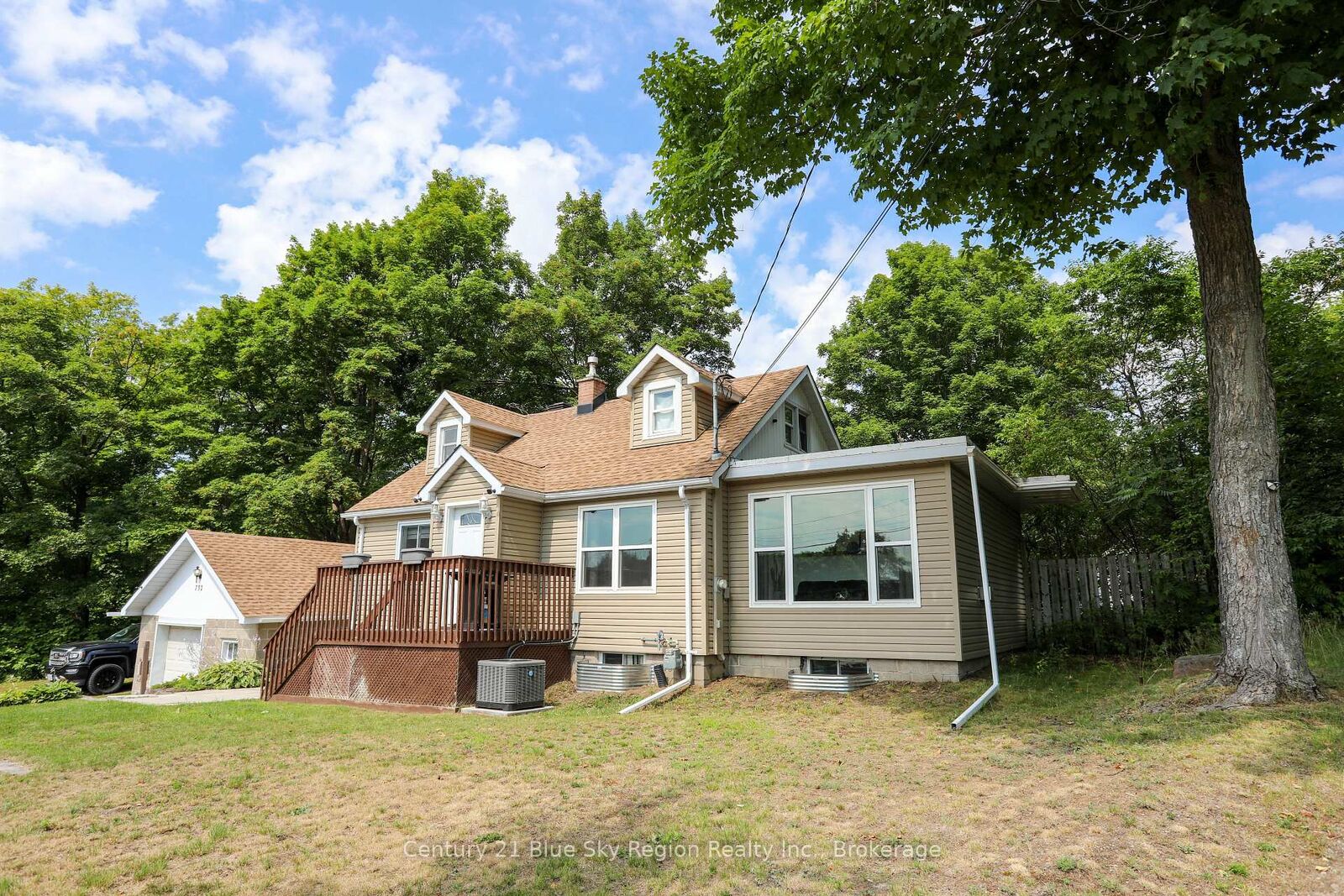 Property Photo:  732 Airport Road  ON P1C 1A2 