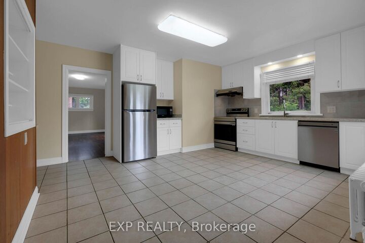 Property Photo: 5373 Aurora Road ON L4A 7X4