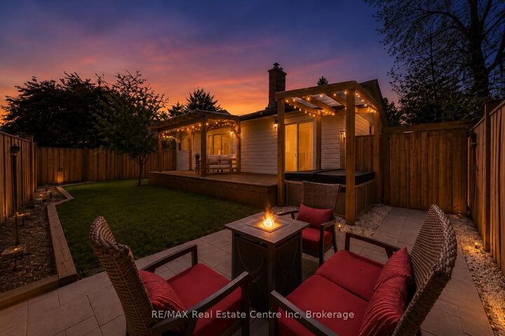 Property Photo: 289 Garafraxa Street E ON N1M 1E2