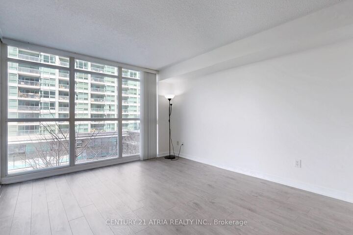 Property Photo:  19 Singer Court 310  ON M2K 0B2 