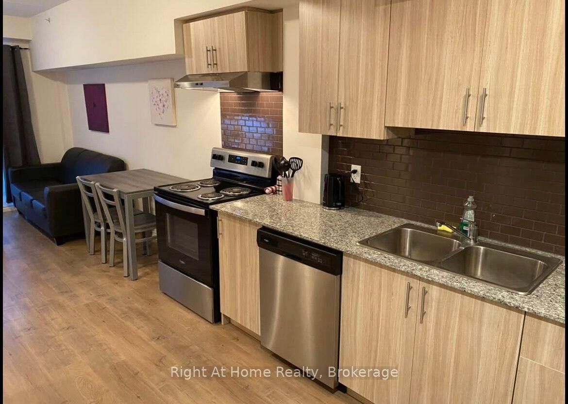 Property Photo:  275 Larch Street B602  ON N2H 0J2 