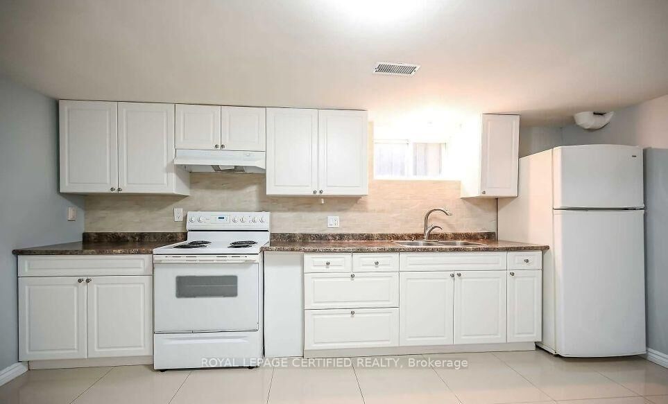 Property Photo:  40 Honeywell Drive Bsmt  ON L8E 1L9 