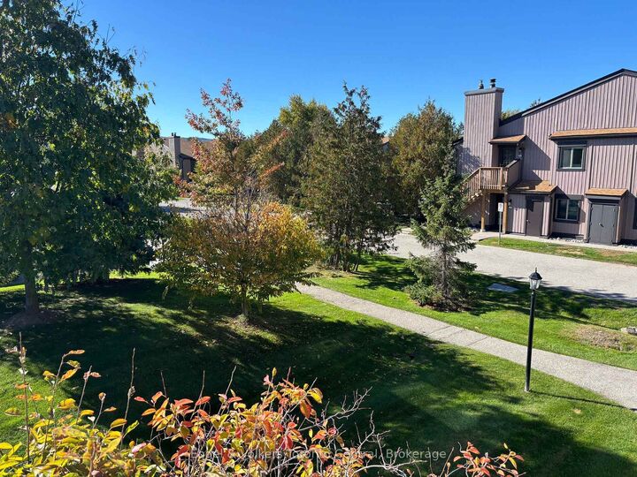 Property Photo: 23 Dawson Drive 93 ON L9Y 5B4