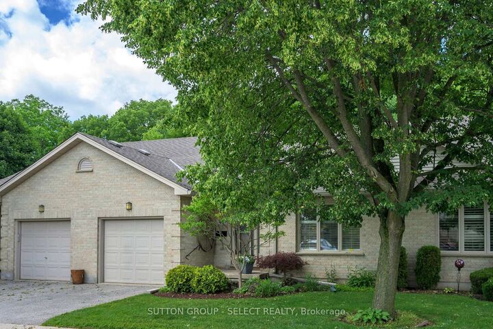 Property Photo: 99 Edgevalley Road 43 ON N5Y 5N1