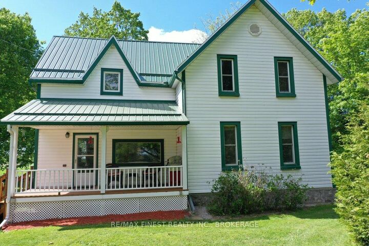 697 Warburton Road — photo 1