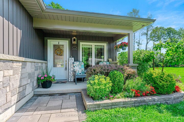 Property Photo:  63A Centre Street  ON K6V 0C9 