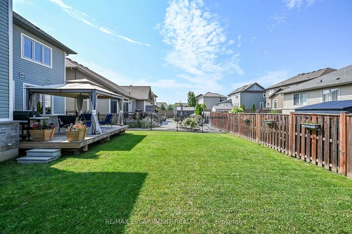 Property Photo:  100 Anastasia Boulevard  ON L0R 2A0 