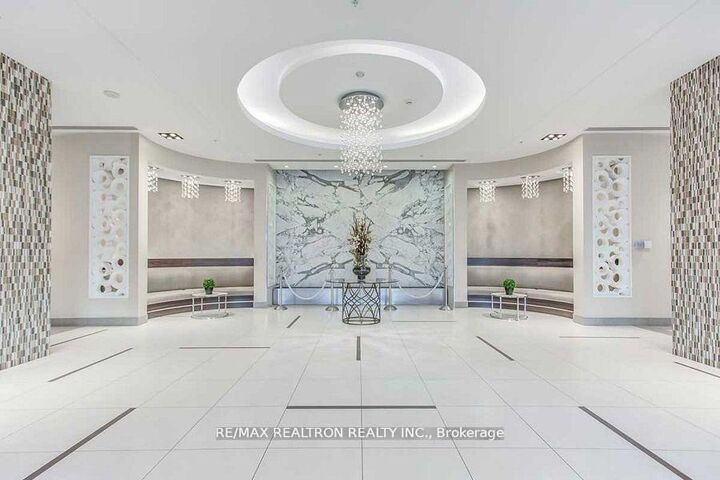 Property Photo: 75 North Park Road 105 ON L4J 0H8