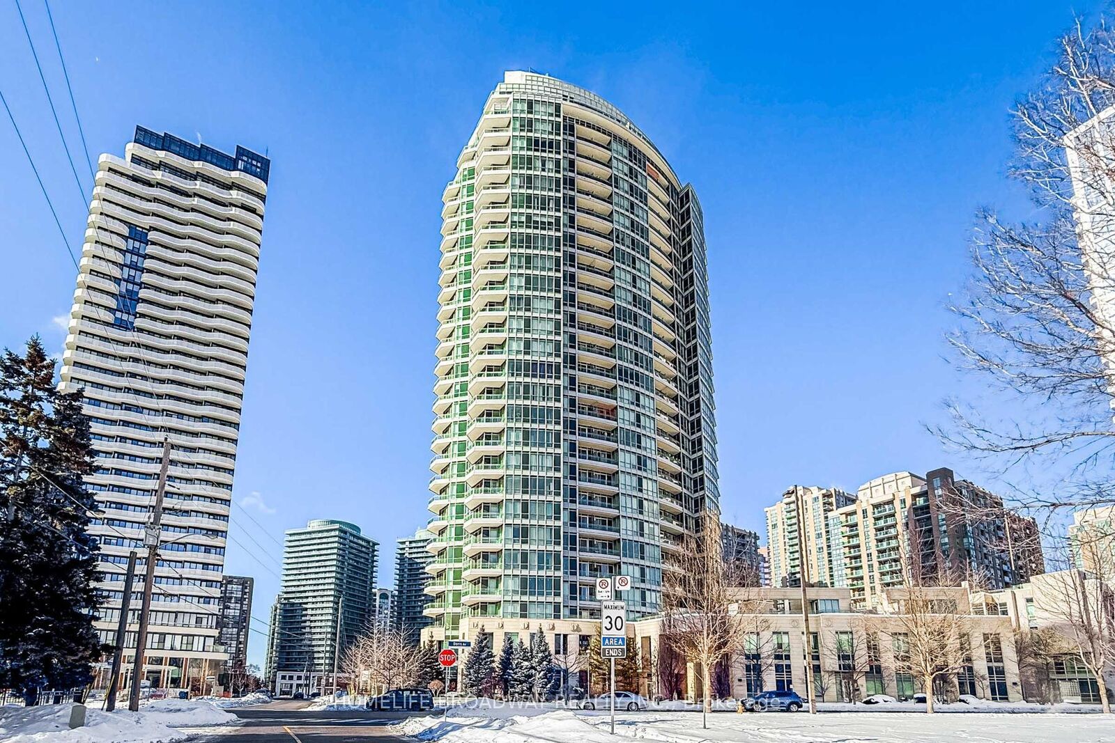 Property Photo:  18 Holmes Avenue 2215  ON M2N 0E1 