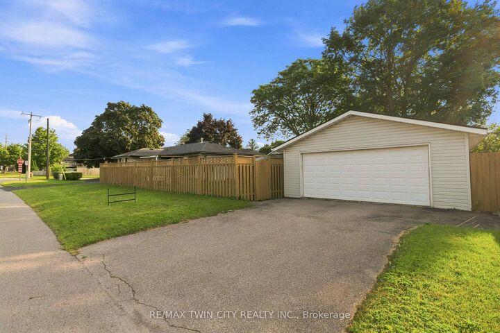 Property Photo:  46 Fairview Drive  ON N3R 2W7 