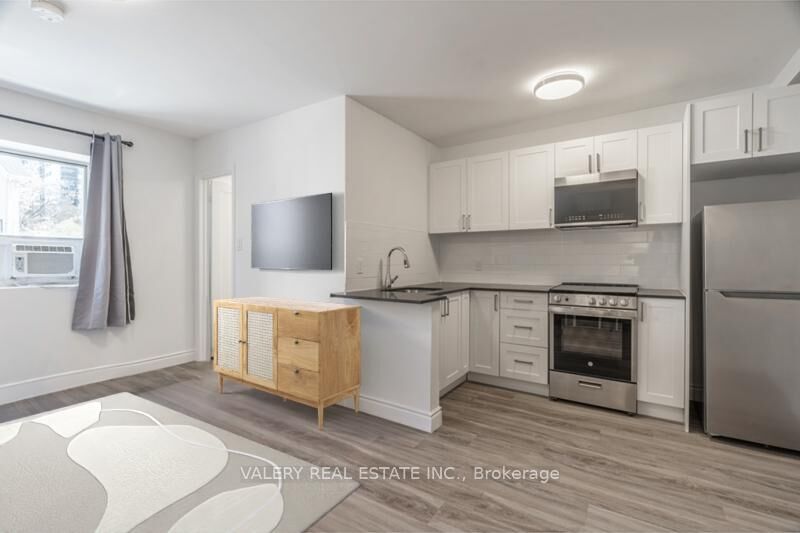 Property Photo: 608 Church Street B5 ON M4Y 2E7