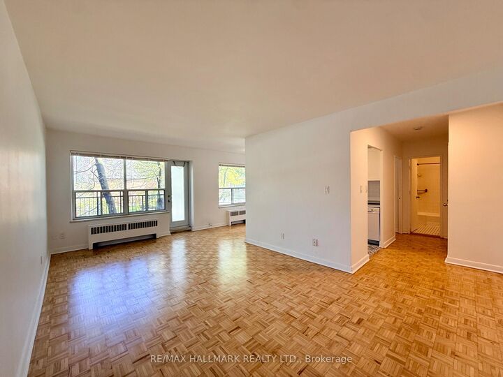 Property Photo: 30 Upper Canada Drive 208 ON M2P 1S1