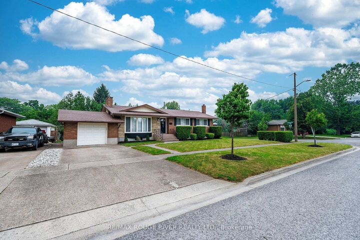 Property Photo: 25 Clearview Heights ON L2T 2W2