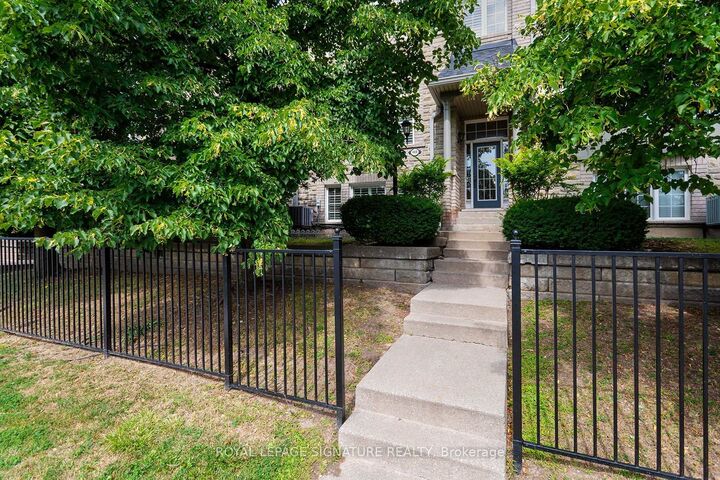 469 Bristol Road W — photo 1